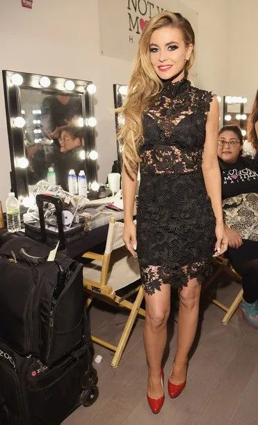 How To Style Your Lace Dress Perfectly? 4 carmen electra lace dress 3