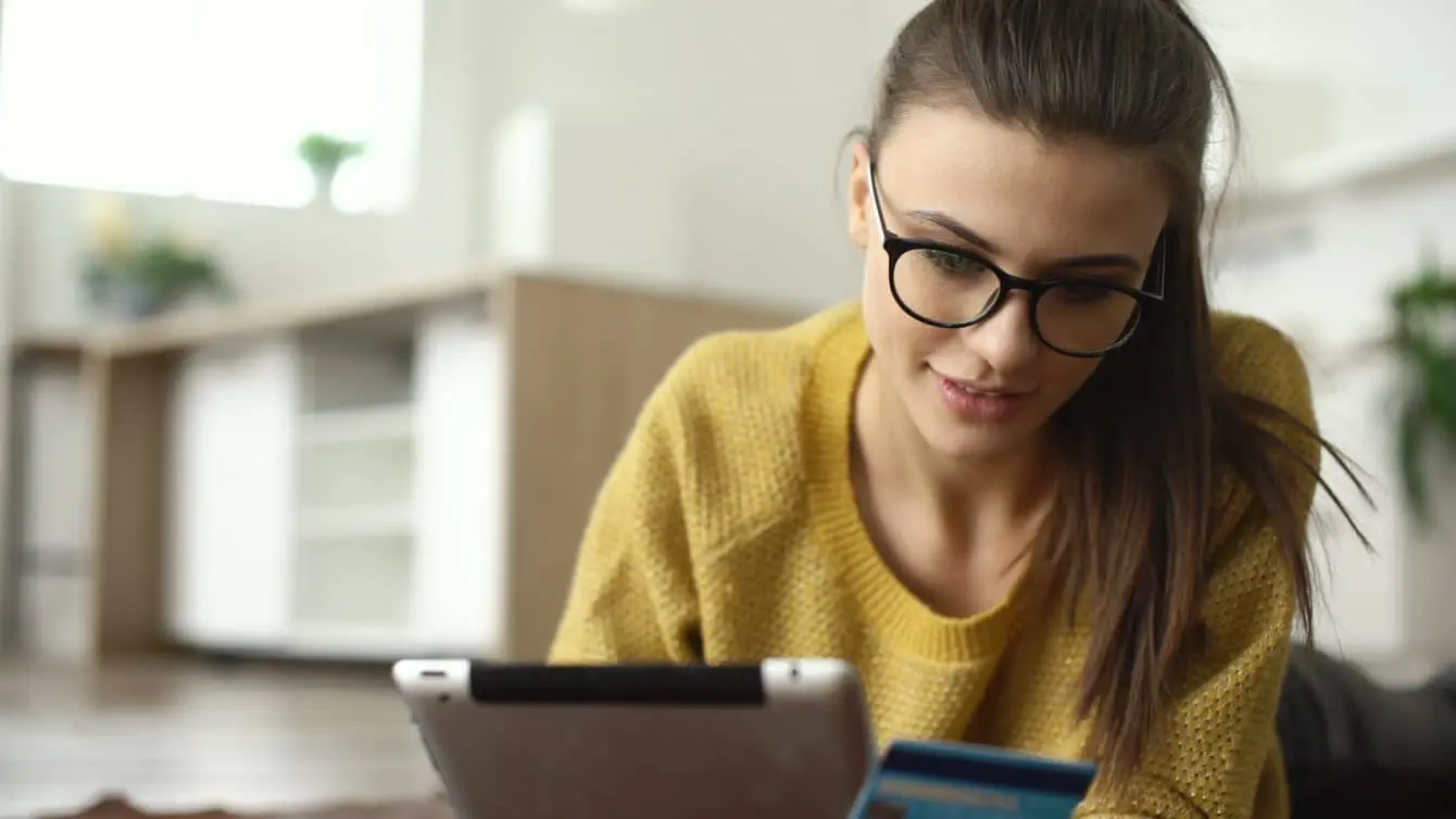 woman shopping online