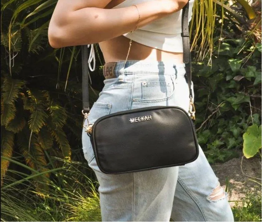 How To Wear A Crossbody Bag Ootdiva How To Wear A Crossbody Bag Ootdiva